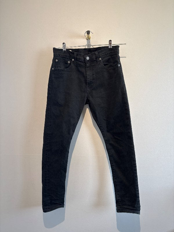 Levis