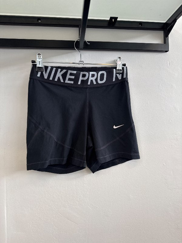 Nike pro stuttbuxur