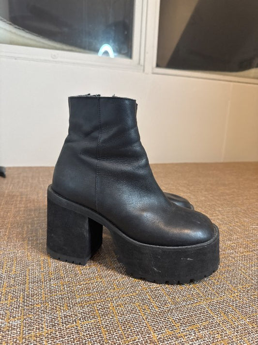 Unif boots