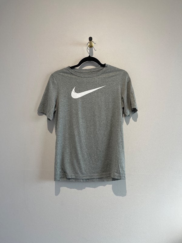 Nike stuttermabolur