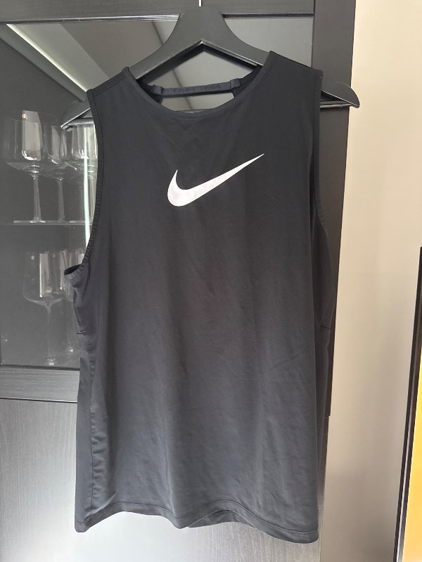 Nike íþróttabolur