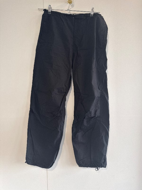 Svartar baggy buxur