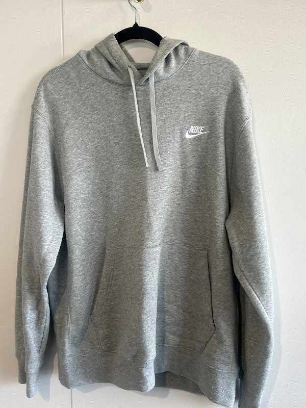 Grá Nike peysa