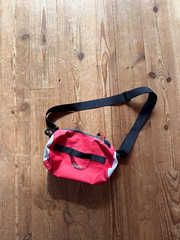 Cosmetic bag