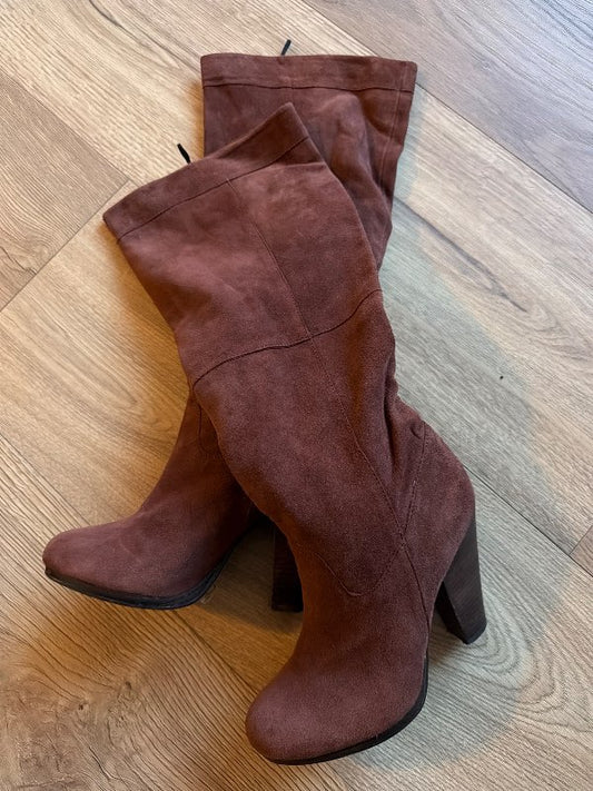 Suede boots