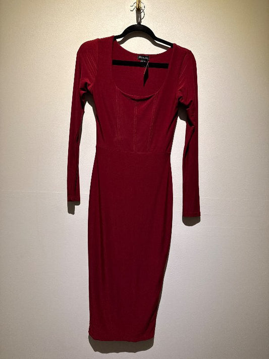 Sparikjóll PrettyLittleThing