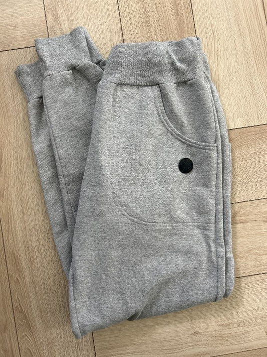 Gráar buxur L