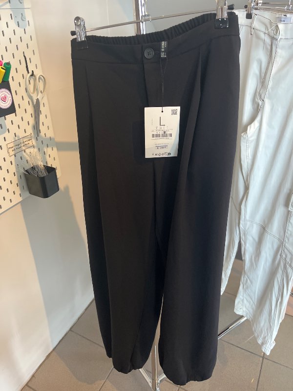 Steadivarius svartar buxur