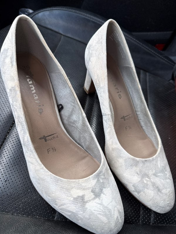 Tamaris white heels