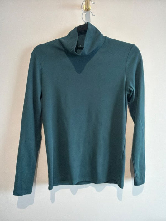 +Uniqlo turtleneck