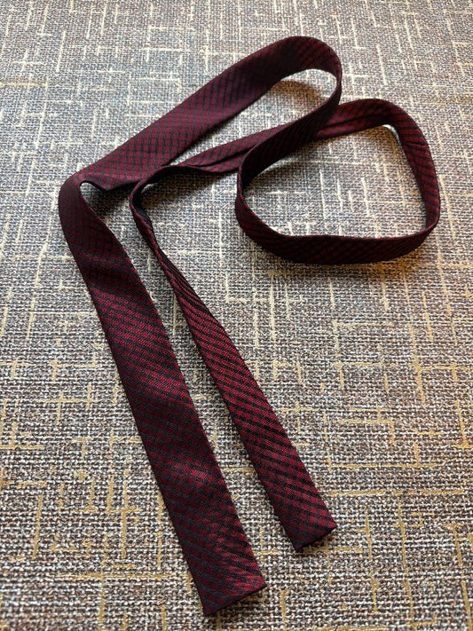 Straight tie