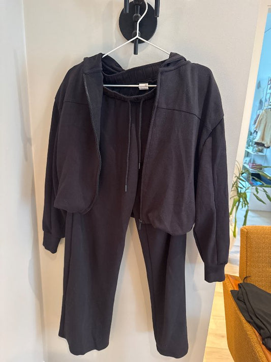 P&B buxur og peysa