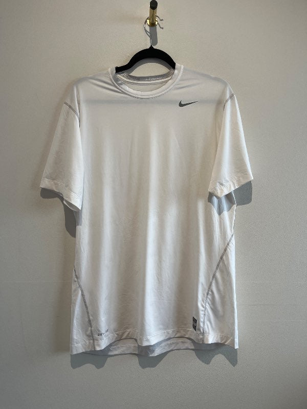 Nike stuttermabolur