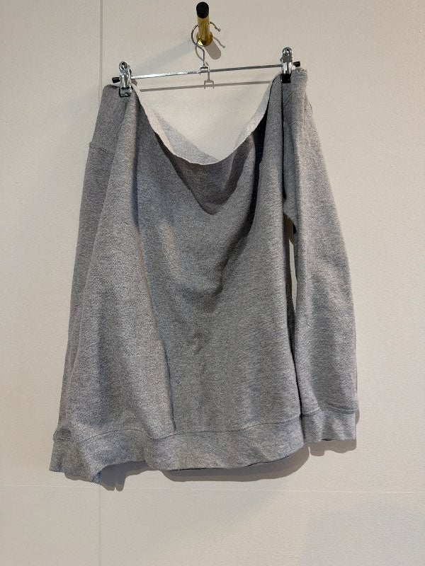 off the shoulder sputnik peysa