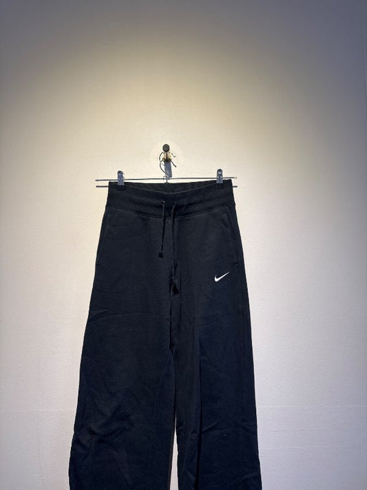 Svartar nike buxur