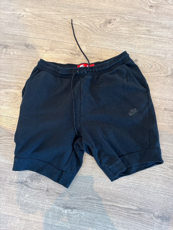 Nike tech stuttbuxur