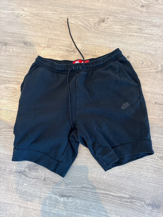 Nike tech stuttbuxur