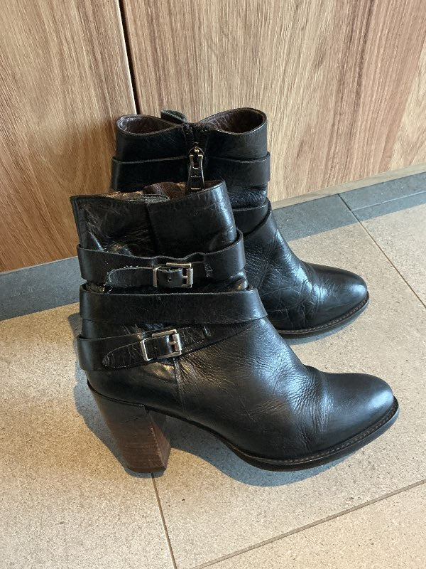 Zinda leður boots