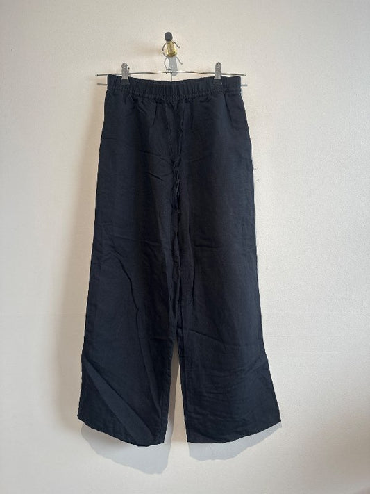 svartar linen buxur