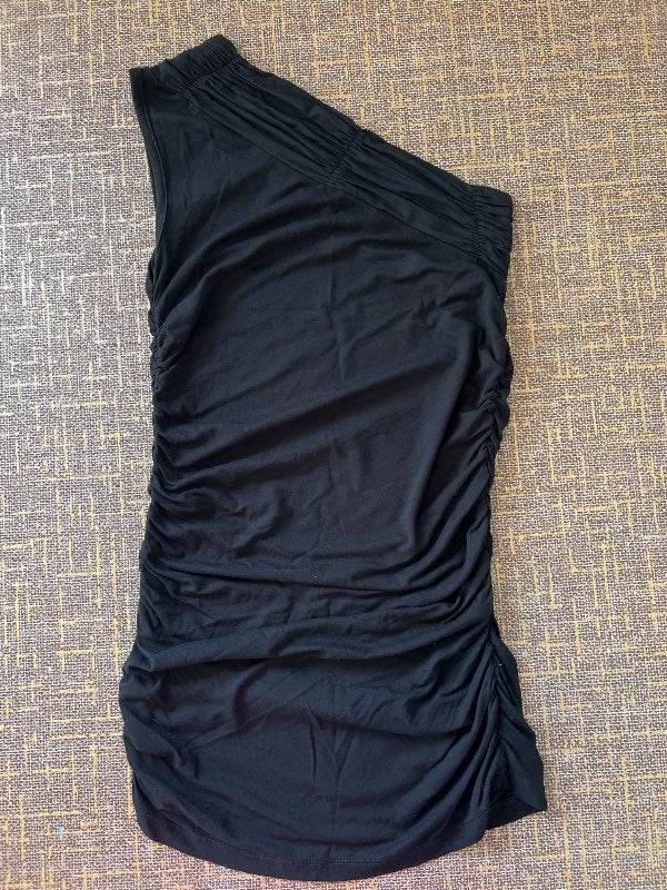 One-sleeved top