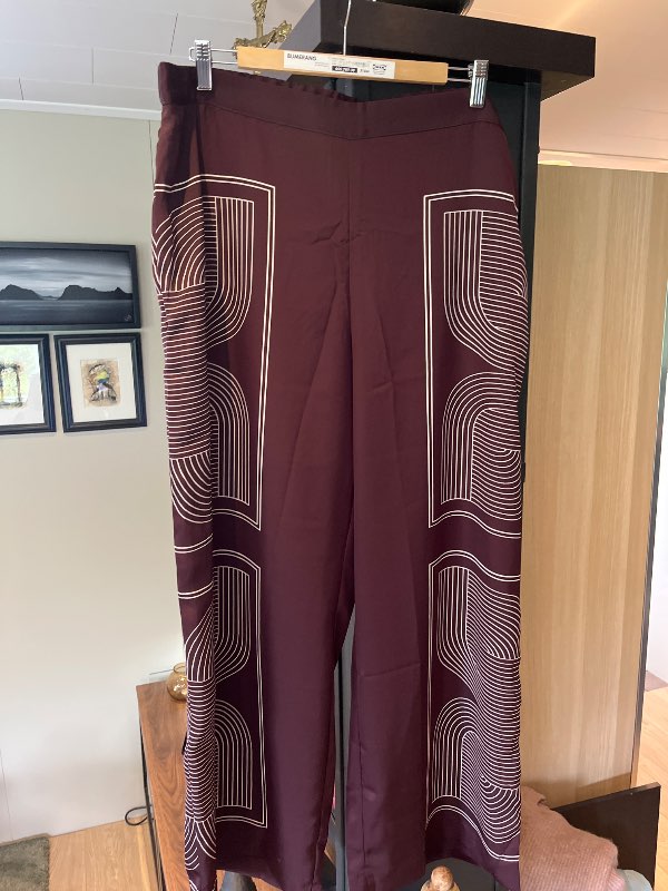 H&M buxur nýjar