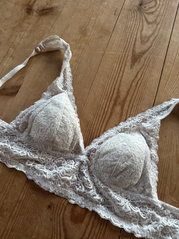 Triumph white bra