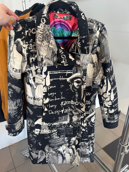 Desigual kápa