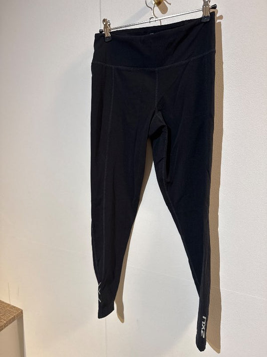 2xu leggins svartar