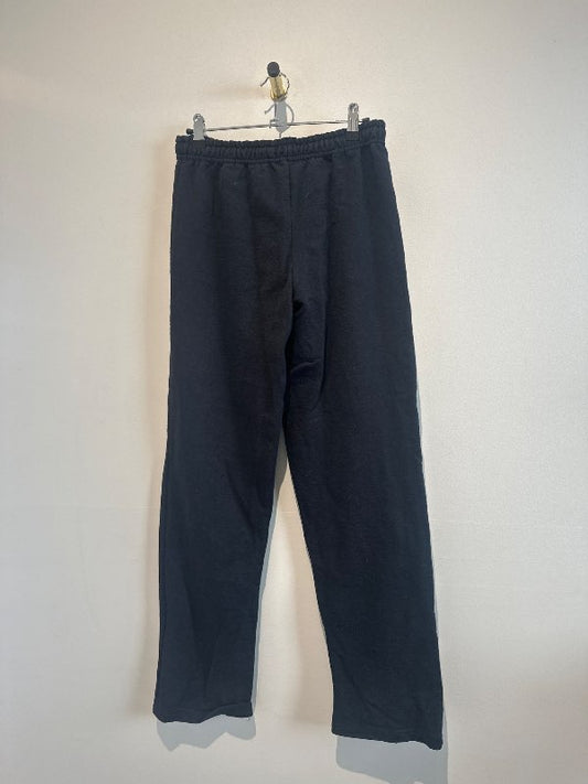 svartar joggingbuxur