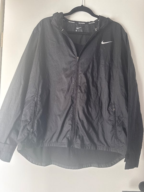 Nike hlaupa jakki