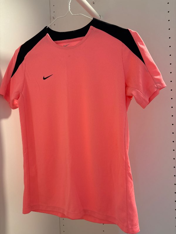 Nike íþróttabolur bleikur