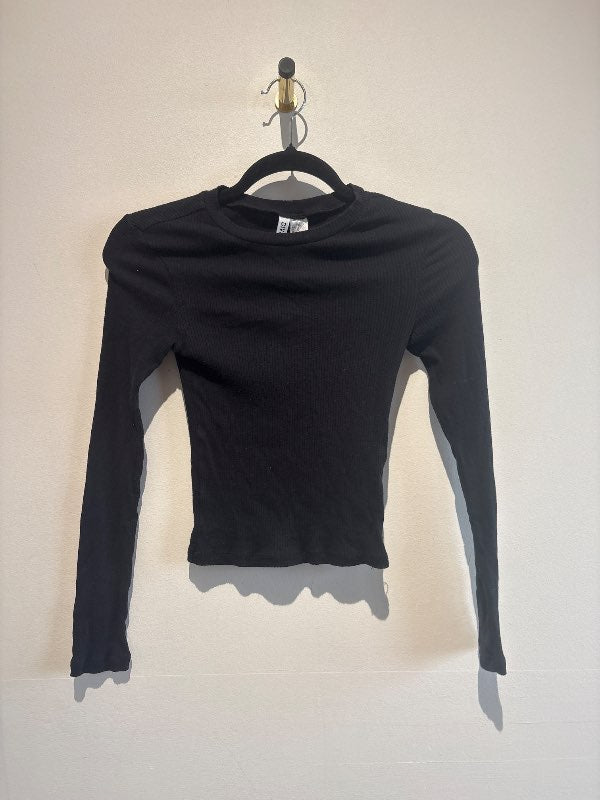 h&m svört peysa