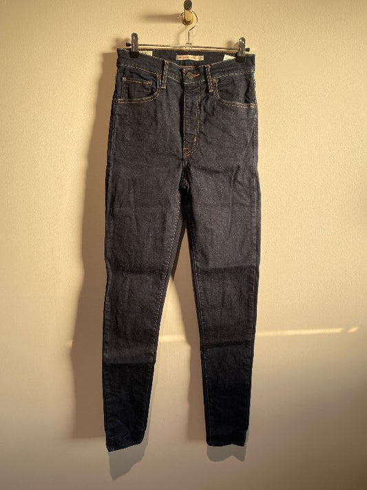 Levis buxur bláar