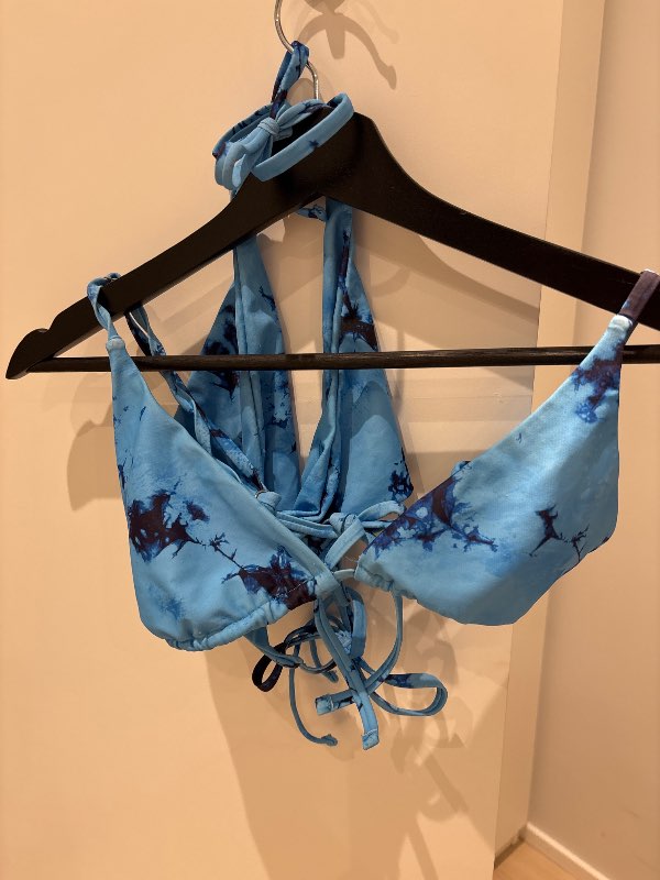Bikini blue