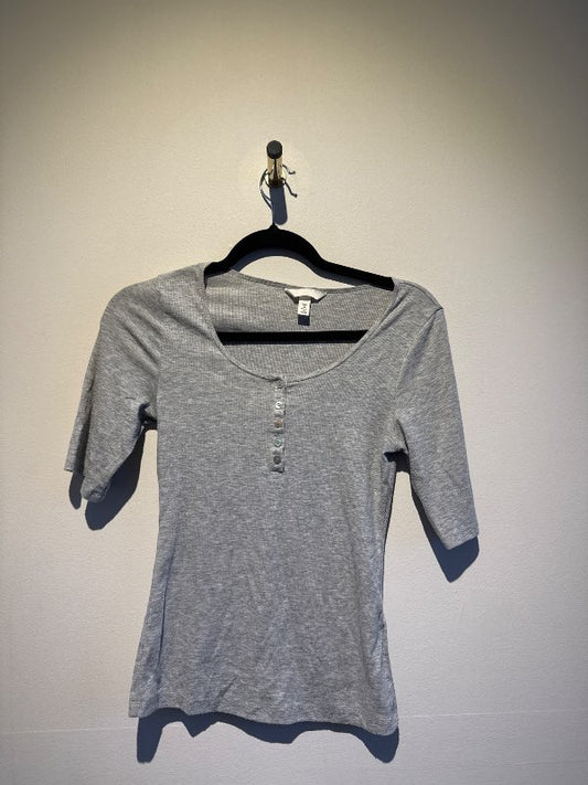 Gray shirt buttons