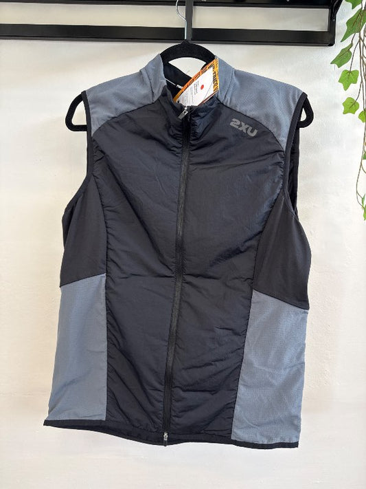 new 2xu vesti