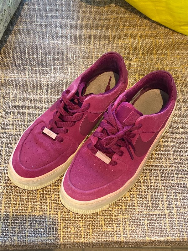 AF1 bleikir skór