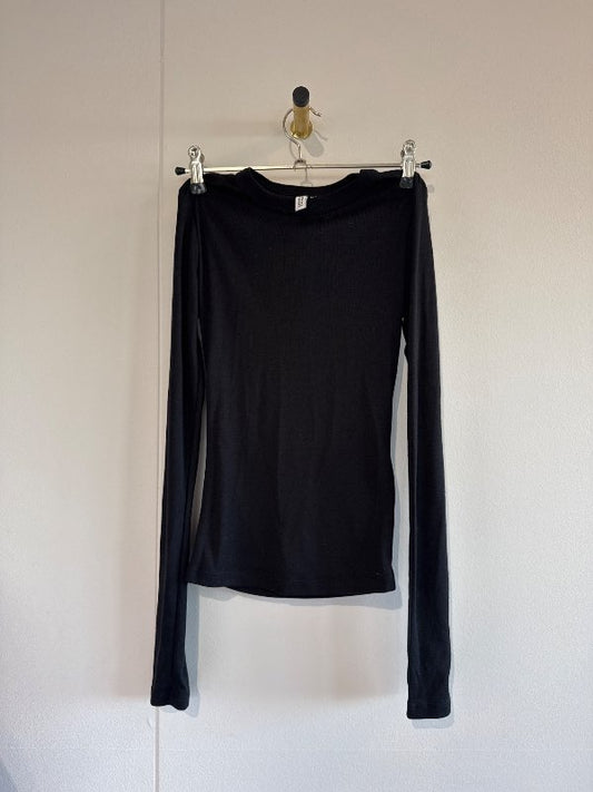 Black long sleeve shirt