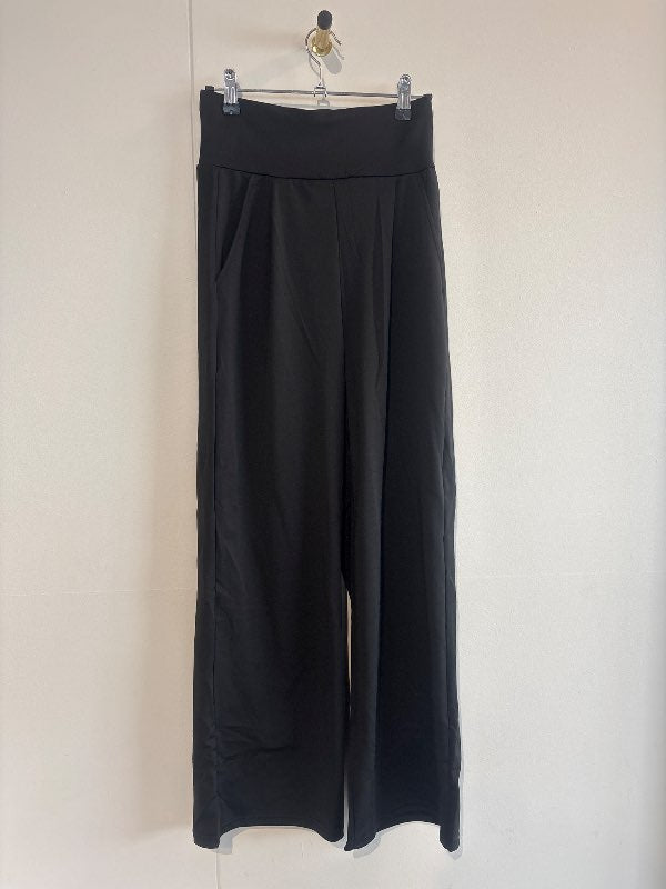 Buxur svartar