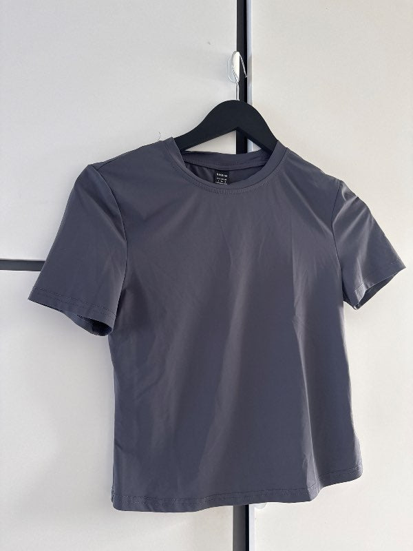T- shirt