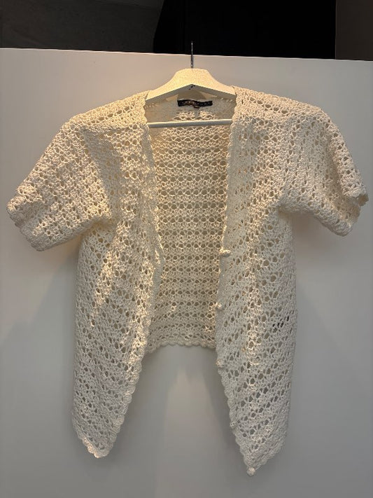 Knitted hvít blúndu skyrta
