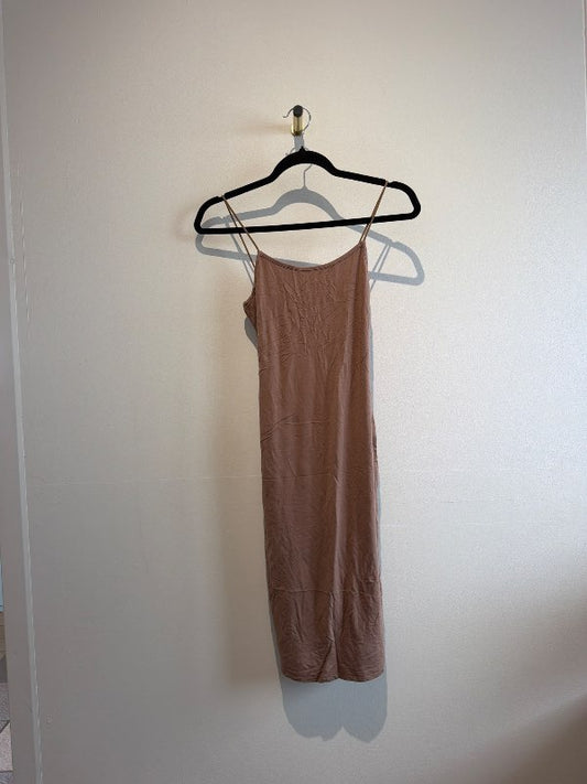 Brúnn kjóll