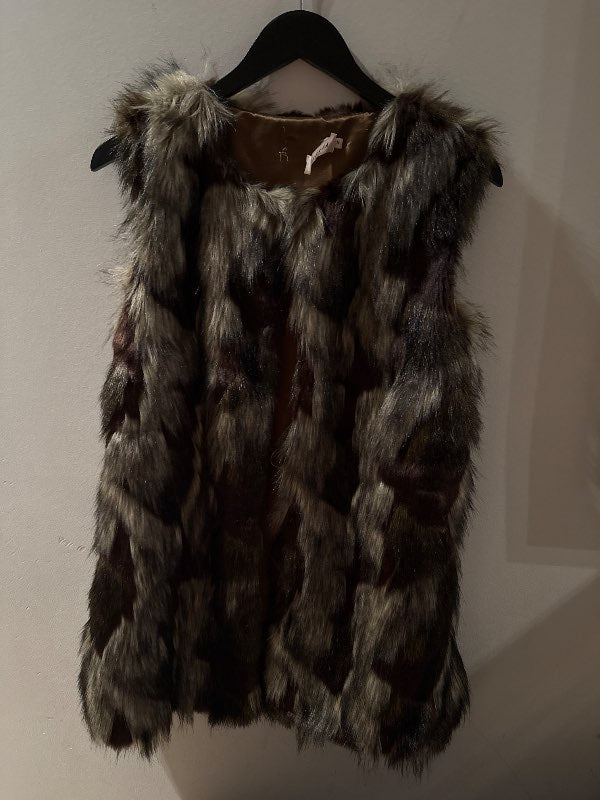 Azaka loðvesti