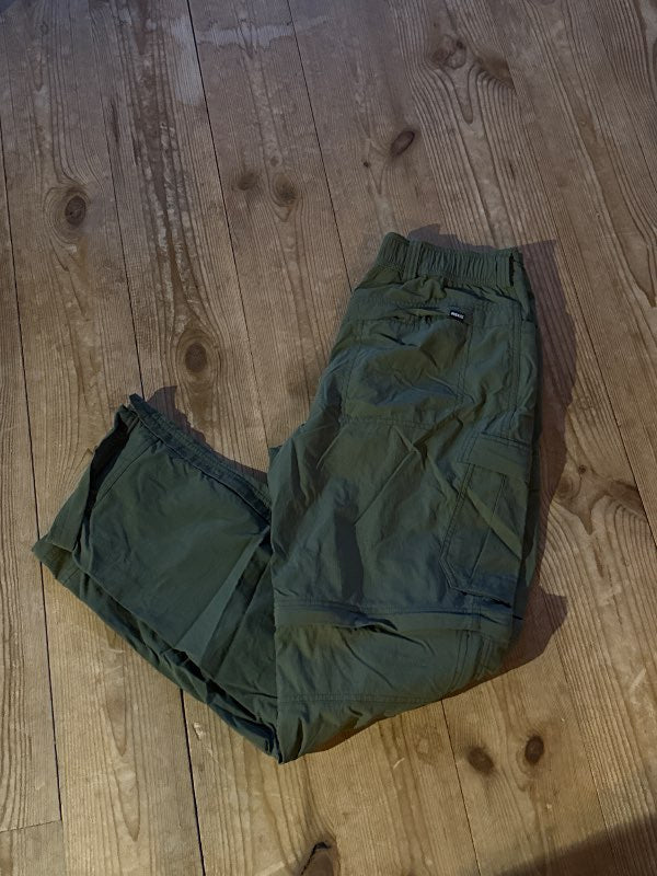 Green trekking pants