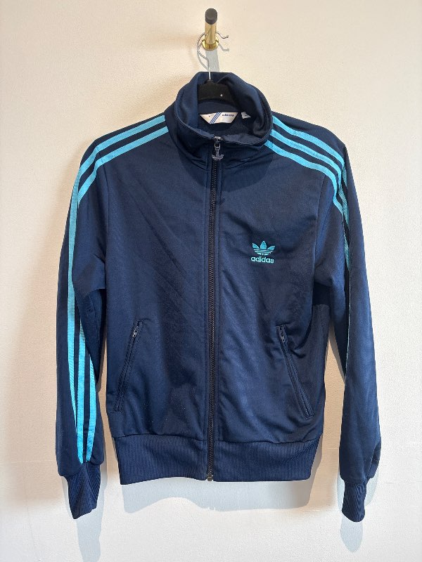 Adidas peysa