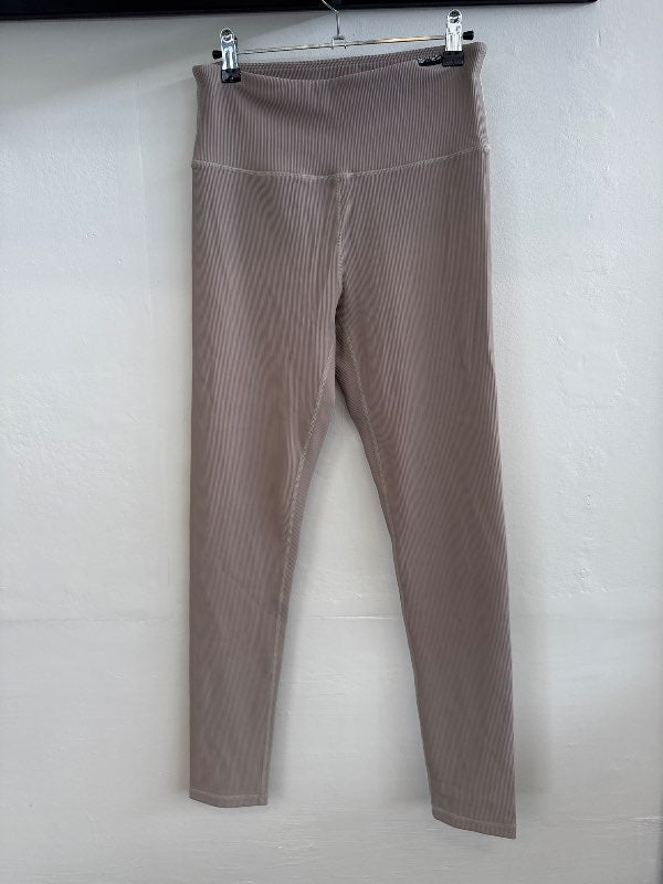 M fitness beige leggings