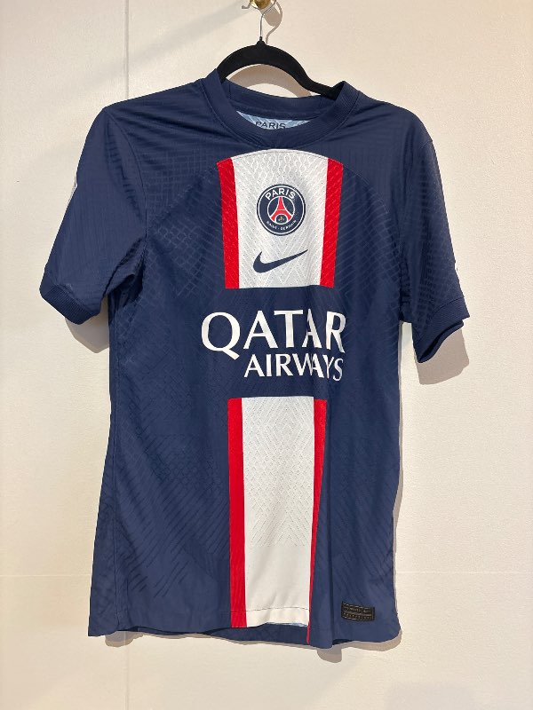 paris treyja ekta