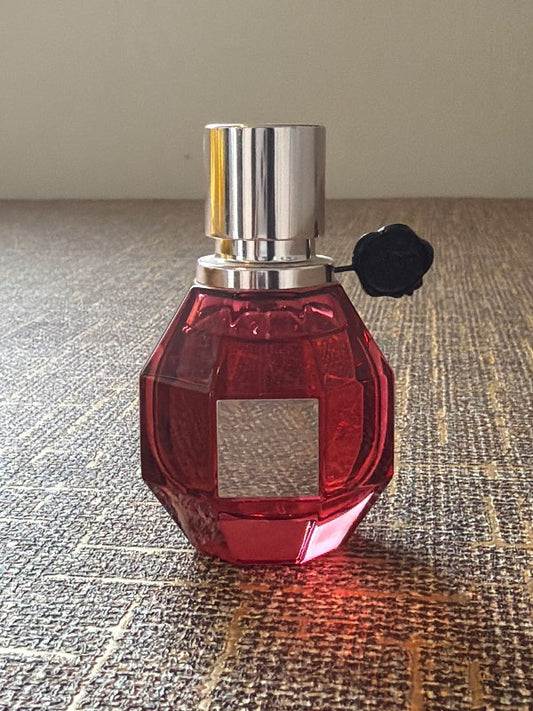 Flowerbomb ruby orchid ilmvatn