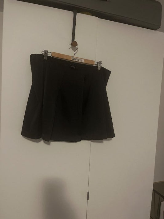 Stutt pils satin