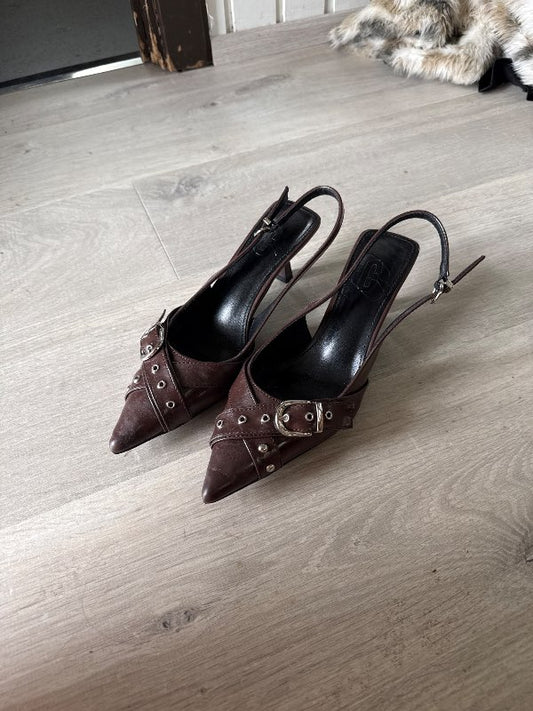 Brúnir sling backs